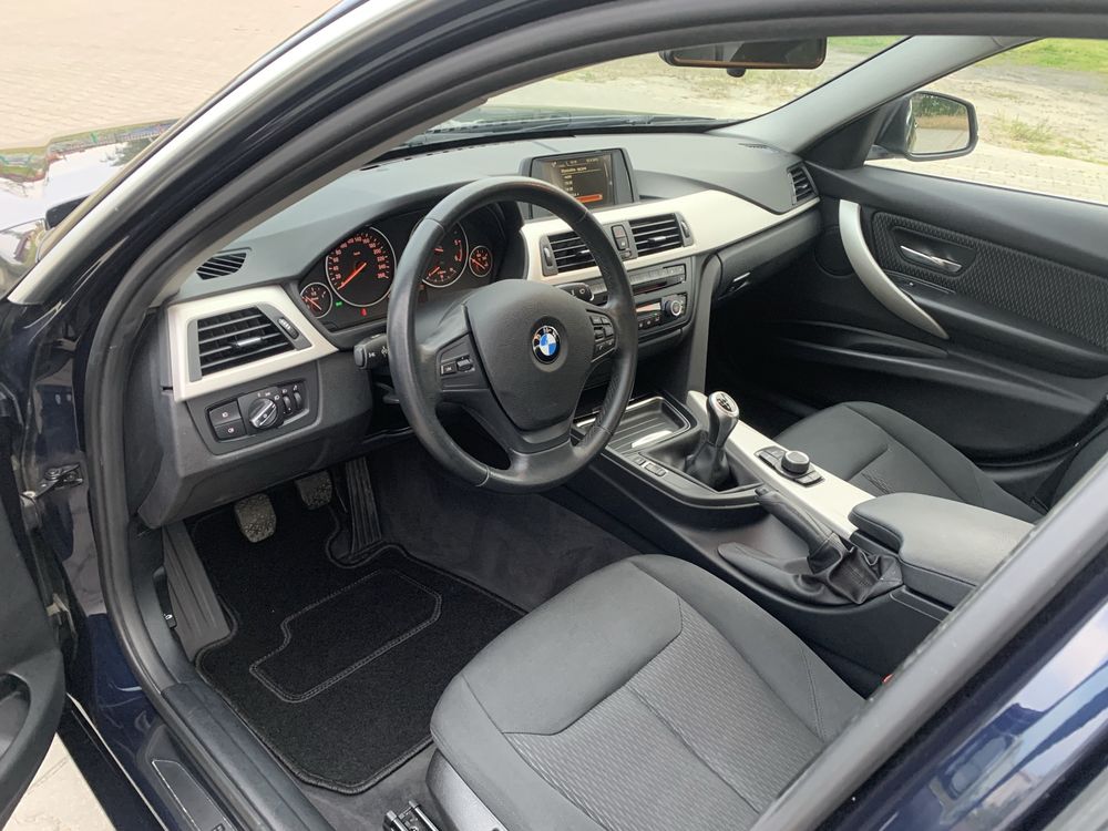 BMW 320D F30 163 KM niski przebieg climatronic super stan OPŁACONA
