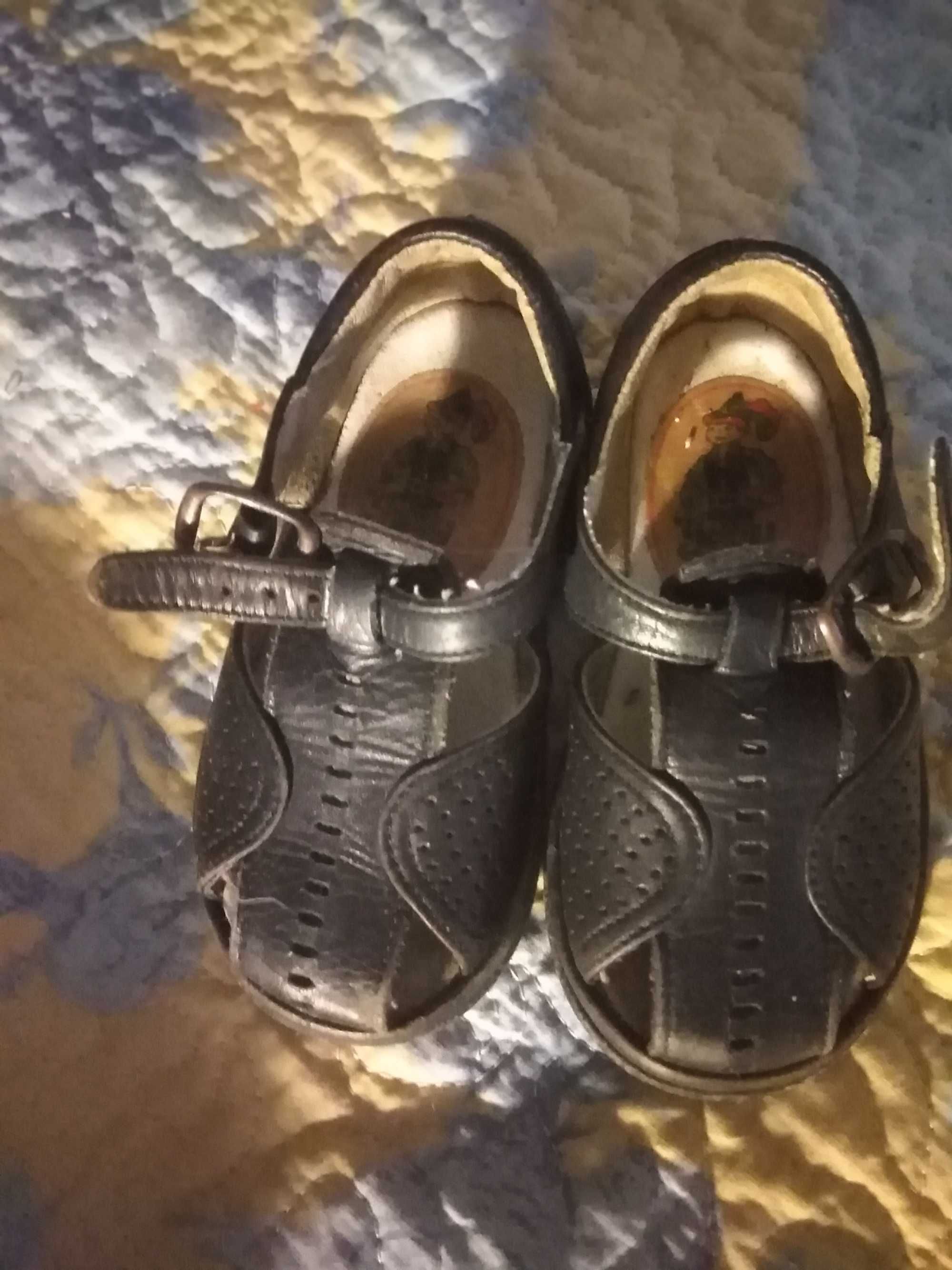 Vendo 6 pares de sapatos de bebé