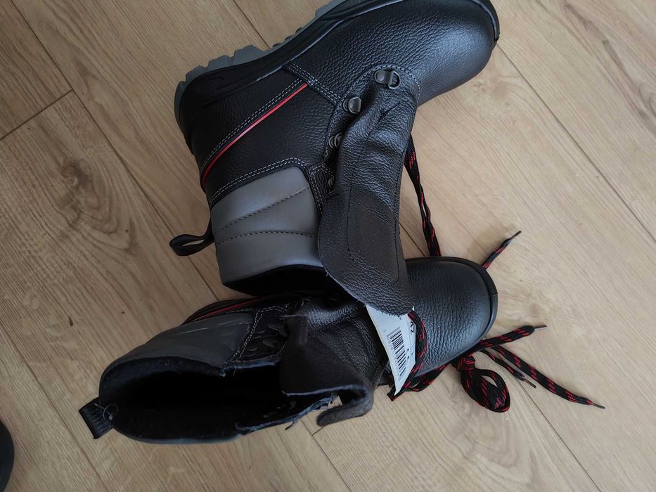 Buty wysokie, robocze,  ocieplane rozmiar 43