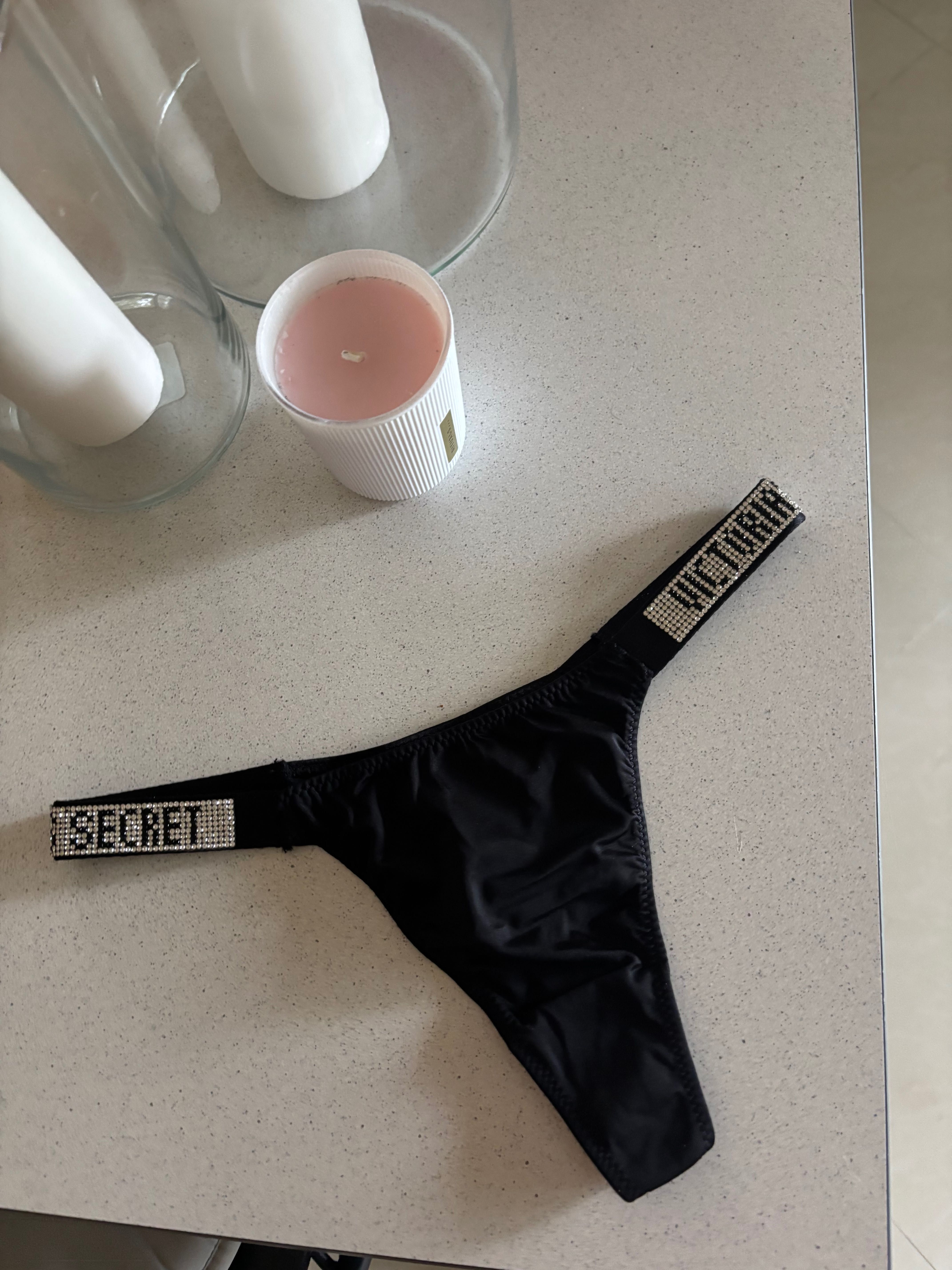 Stringi majtki Victorias Secret cyrkonie czarne