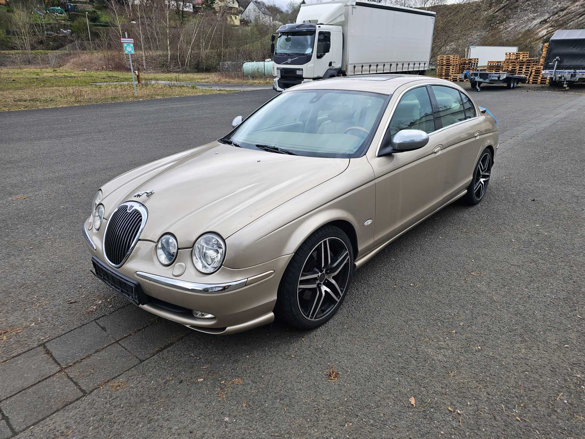 Jaguar S Type 4.2 V8 na części 2002r