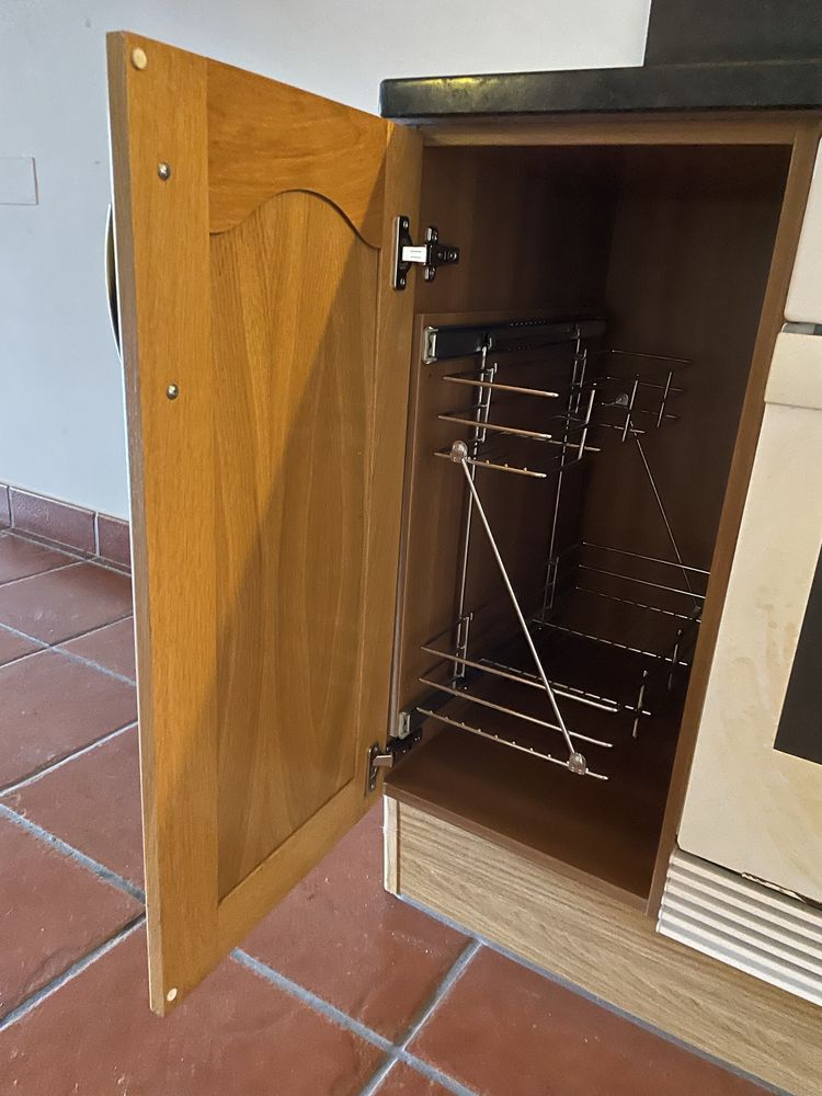 Armarios de cozinha em Madeira - Pouco uso