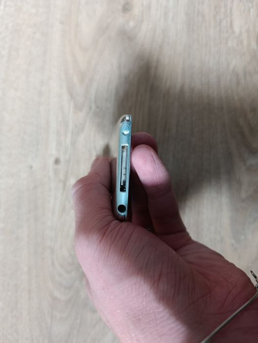 Мп3 плеер Ipod nano 5 16 gb в хорошем рабочем состоянии