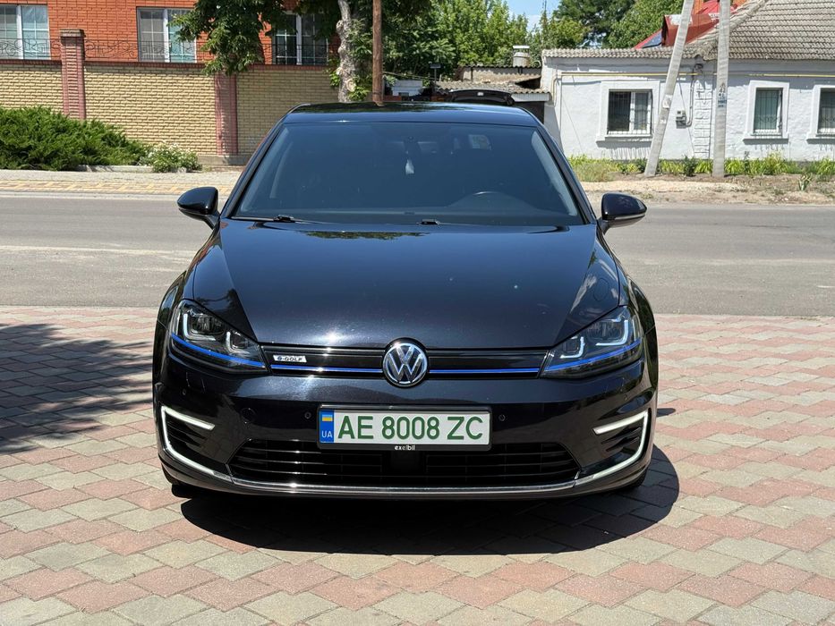 Продам VOLKSWAGEN e-Golf 24кв Електро
