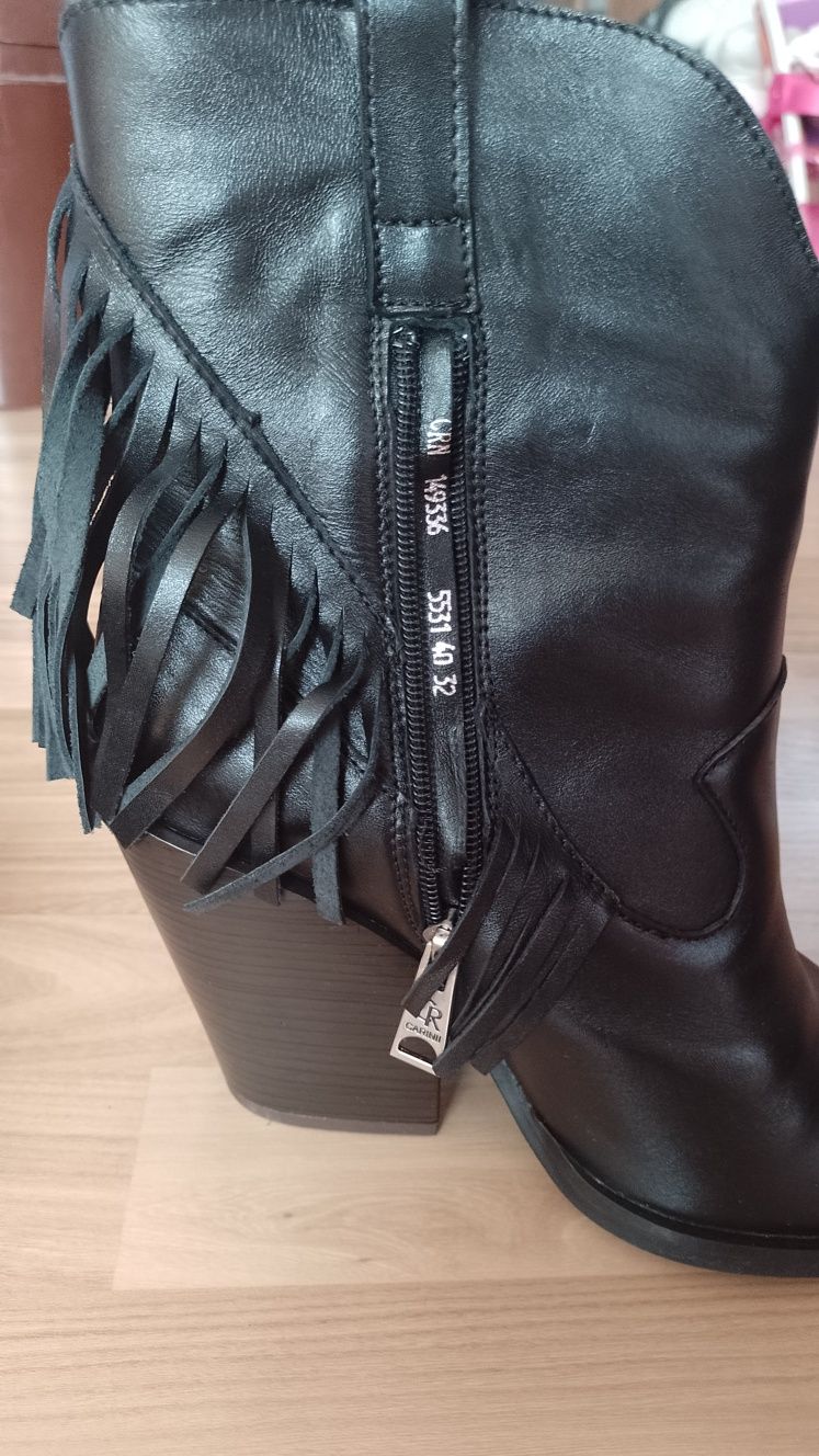 Nowe botki Carini 39