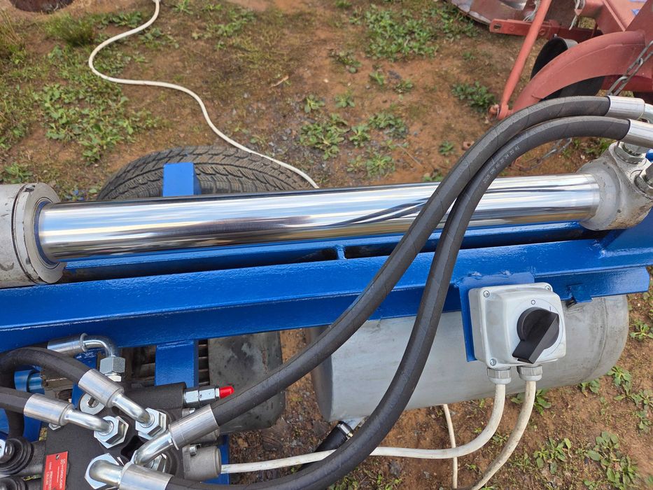 Łuparka hydrauliczna do drewna