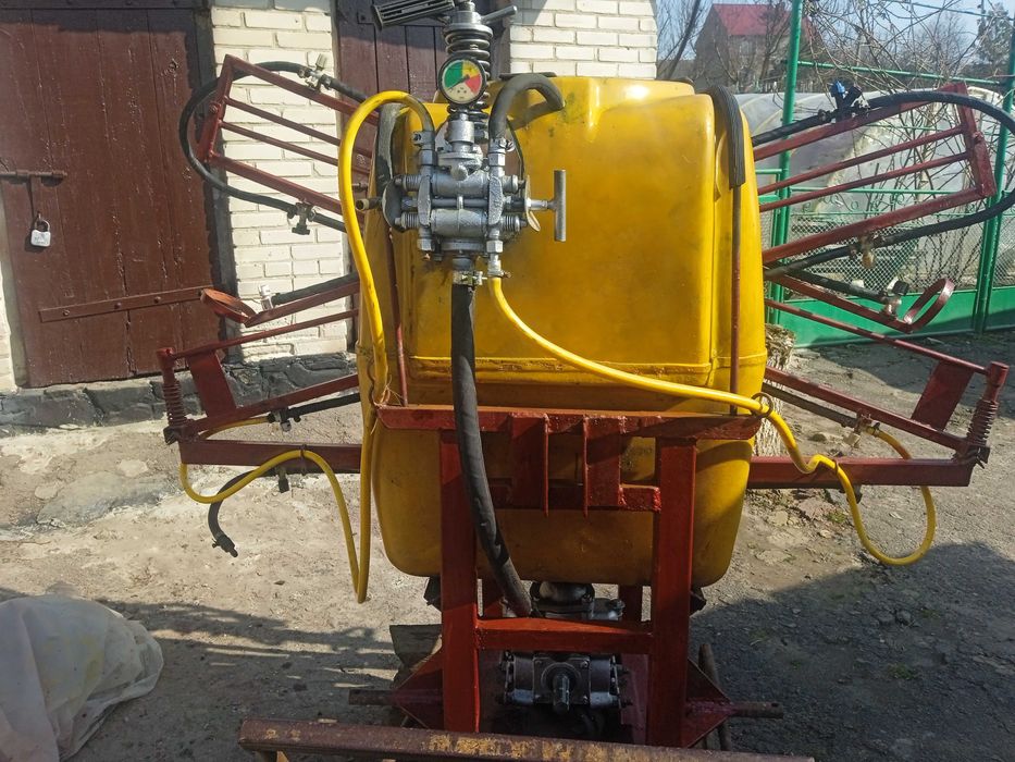 Оприскувач для трактора