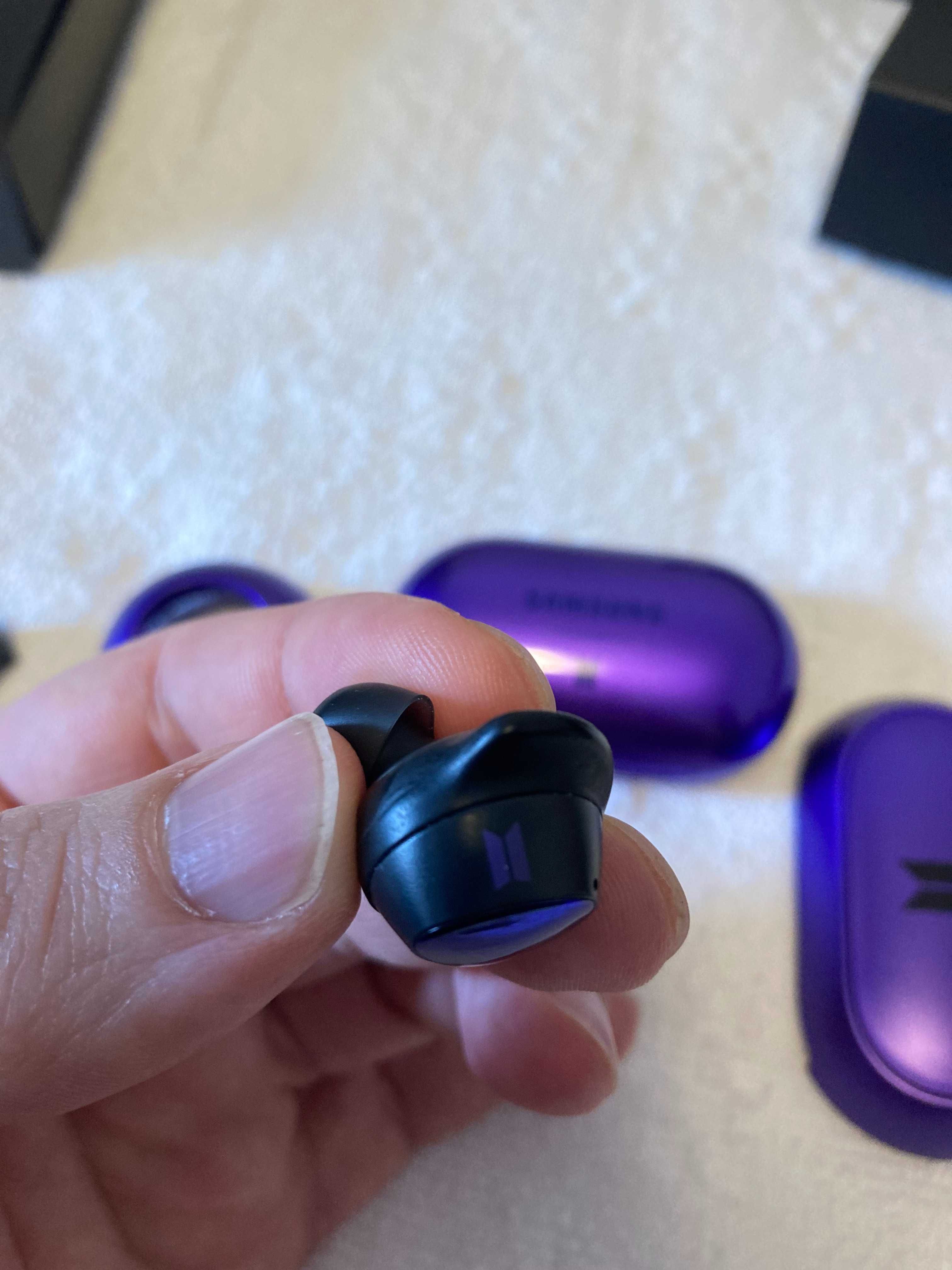 Galaxy Buds+ oficiais do BTS completo