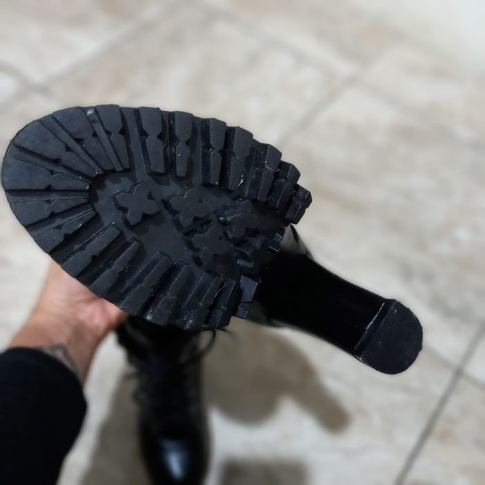 Bota Feminina Salto Alto Plataforma Semi-novo
Tamanho 34