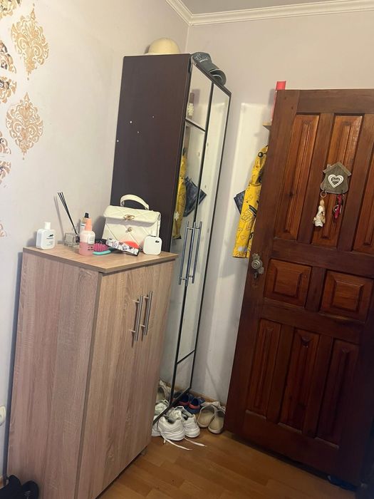 Продам 2х кімнатну сталінку власник центр 57 кв.м