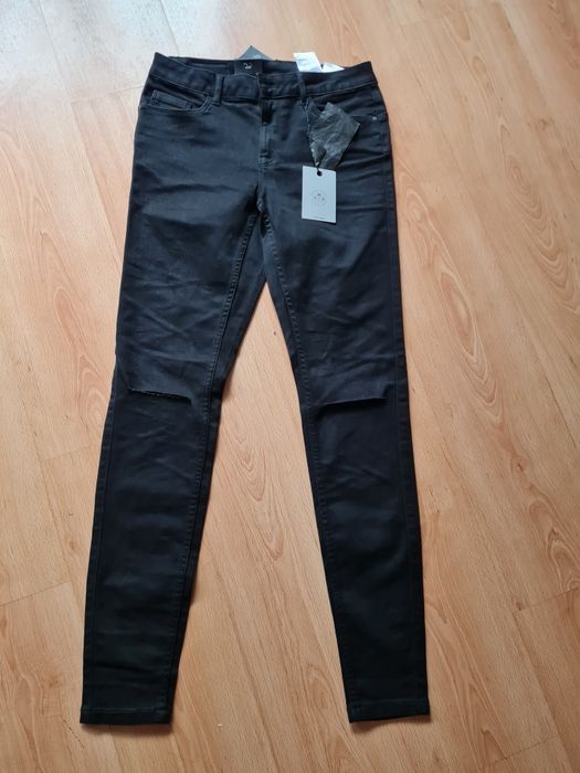 Damskie spodnie Vero Moda.