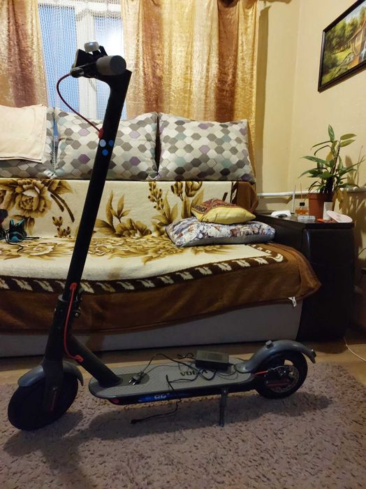 Електросамокат фірми VOLVO