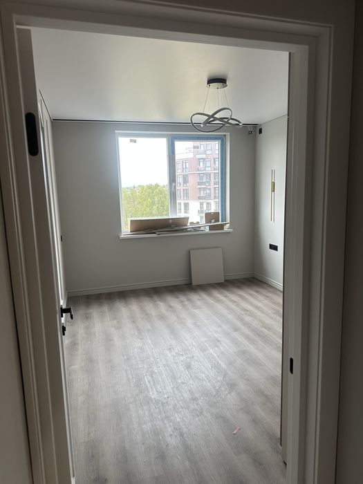 Продаж 1к квартири з видом на парк