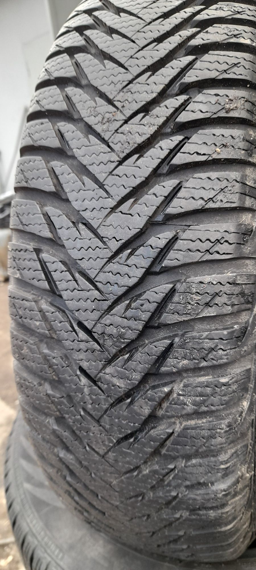 185 65 R15 88 t Goodyear UltraGrip 8 mm zima