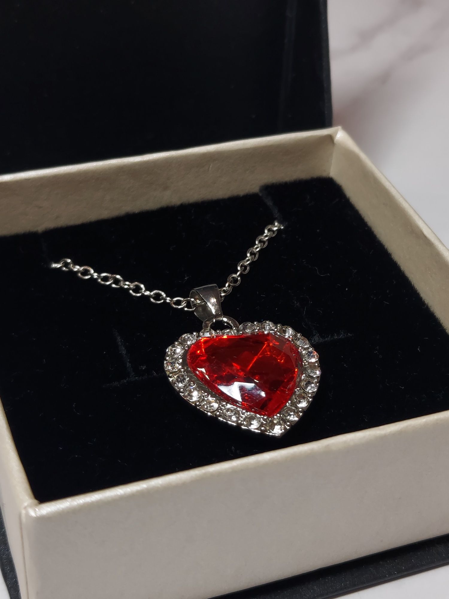 Zestaw prezentowy srebrny naszyjnik + pierścionek z czerwonym sercem