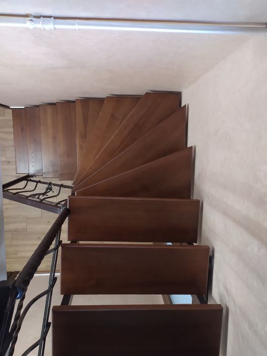 Сходи,підвіконня дуб, ясен.