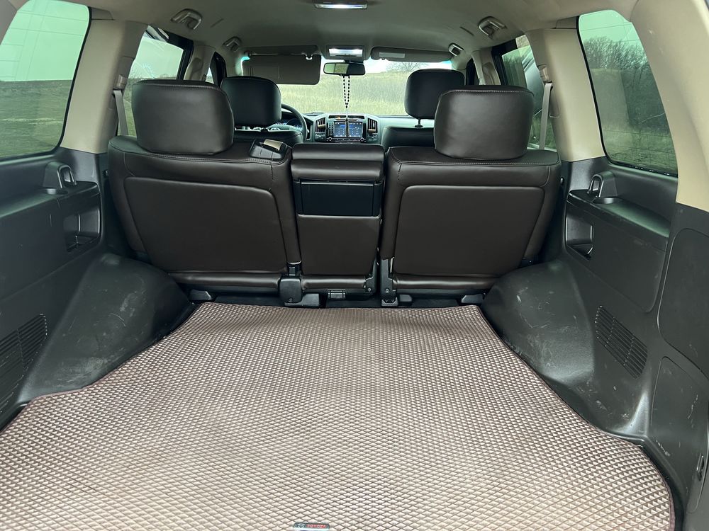 Toyota Land Cruiser 200