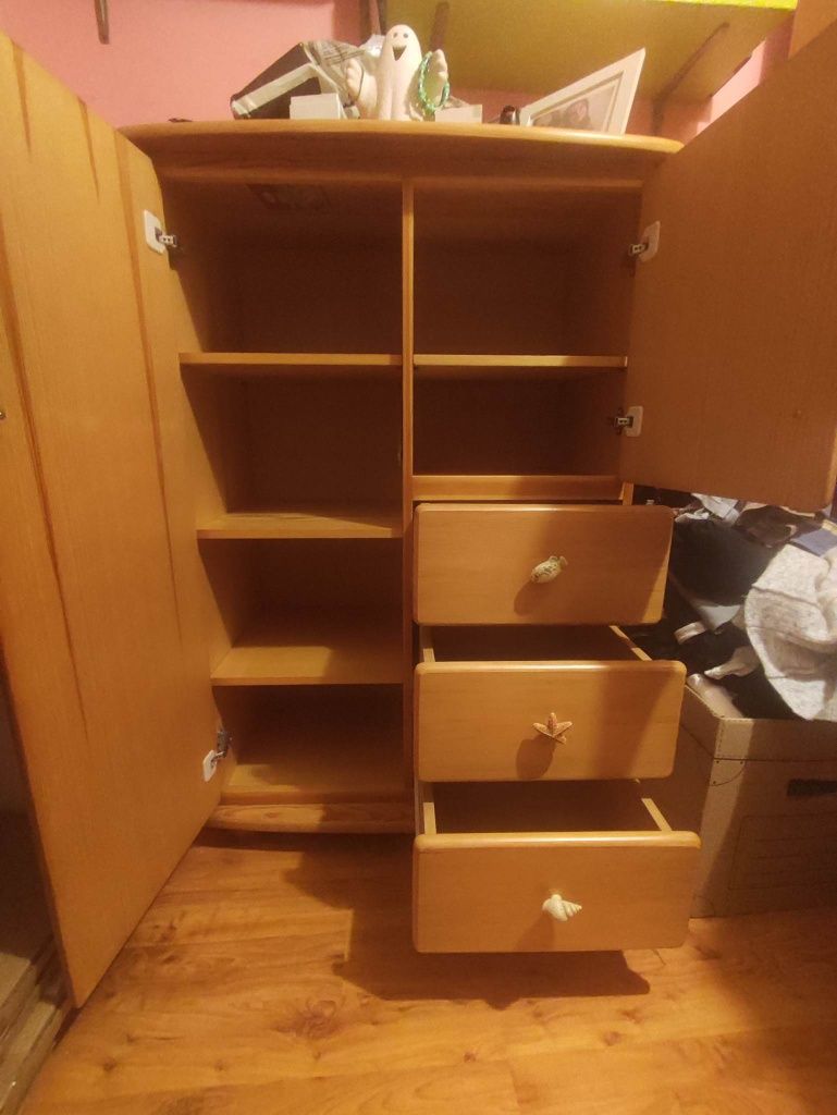 Sprzedam dziecięce meble