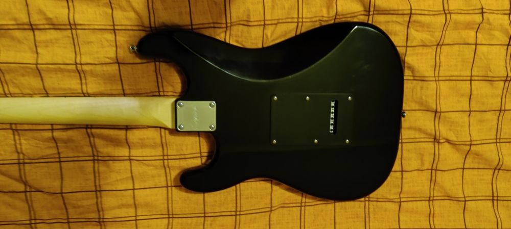 Fender squire Stratocaster hss mn black