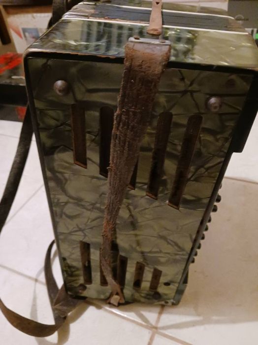 Stary akordeon 32basy