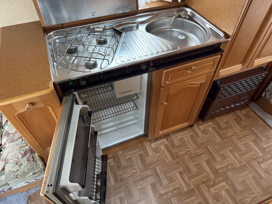 Knaus Azur 540 DMC 1200 kg.