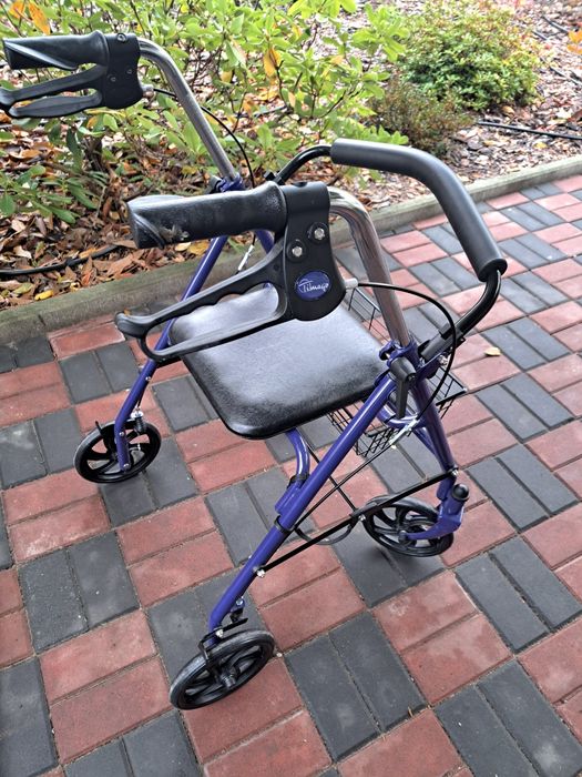 Wózek, chodzik, krzesełko dla osób o utrudnionym poruszaniu się