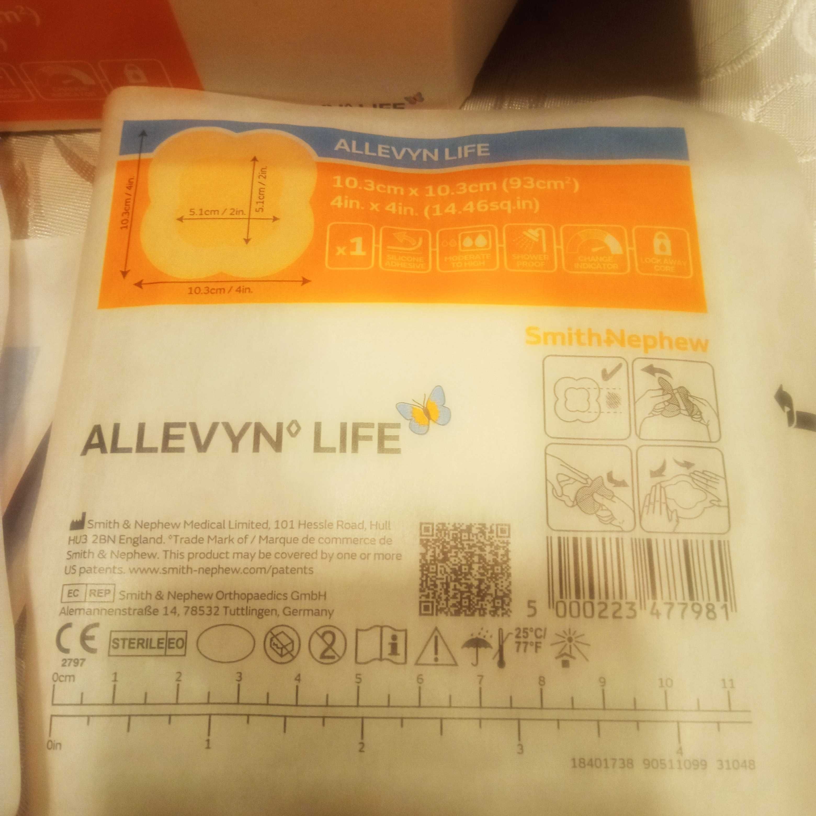 ALLEVYN LIFE 10,3 cm x 10,3 cm opatrunek piankowy chłonny na rany