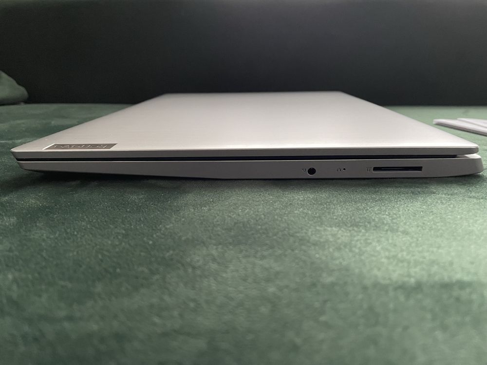 Продам ноутбук Lenovo IdeaPad 3 15IGL05