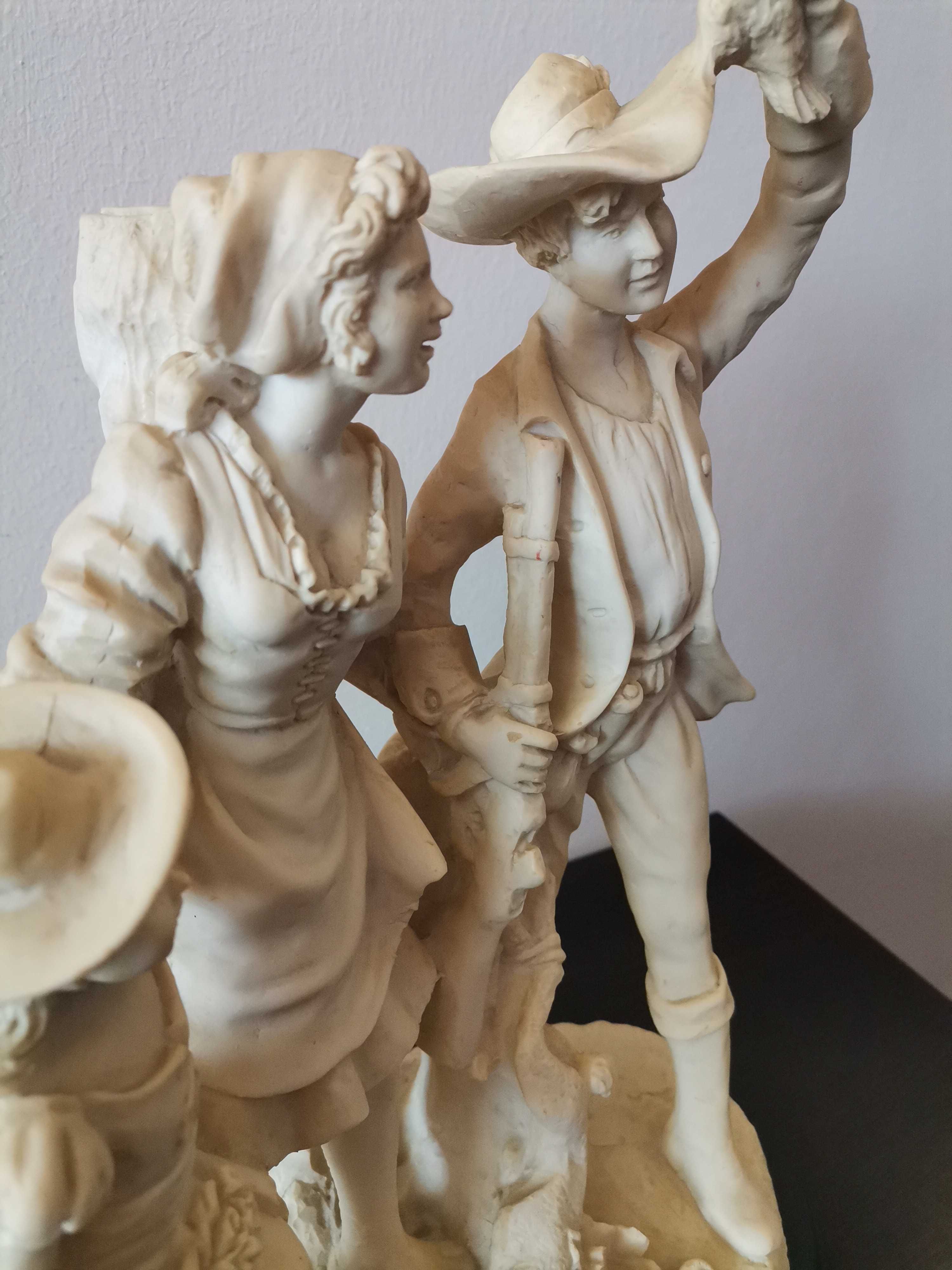 Figura "Myśliwy z rodziną " alabaster - Vintage