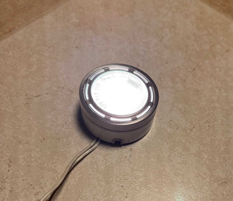 Oświetlenie szafy Ikea PAX i nie tylko