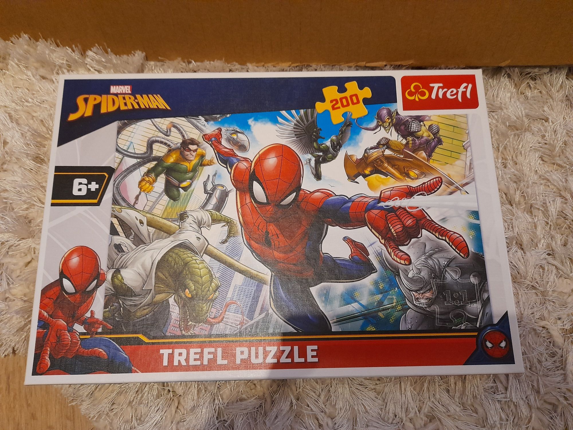 Trefl puzzle 200 elementów Marvel Spiderman 6+