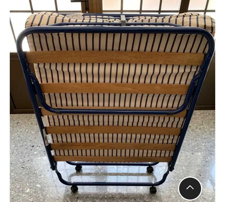 Cama dobrável IKEA sandvika 12334, com colchão. Praticamente novas