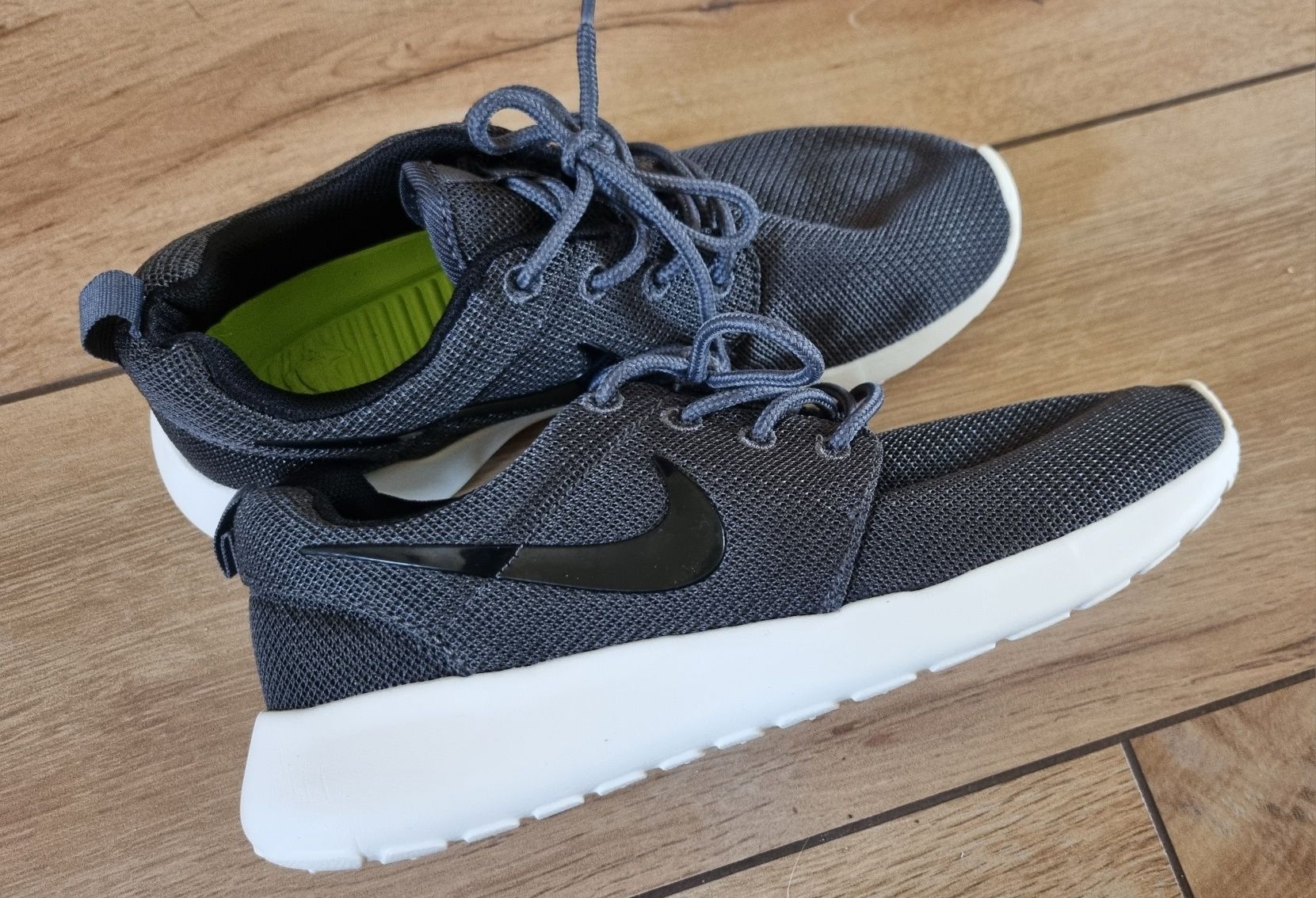 Кросівки Nike  Roshe One