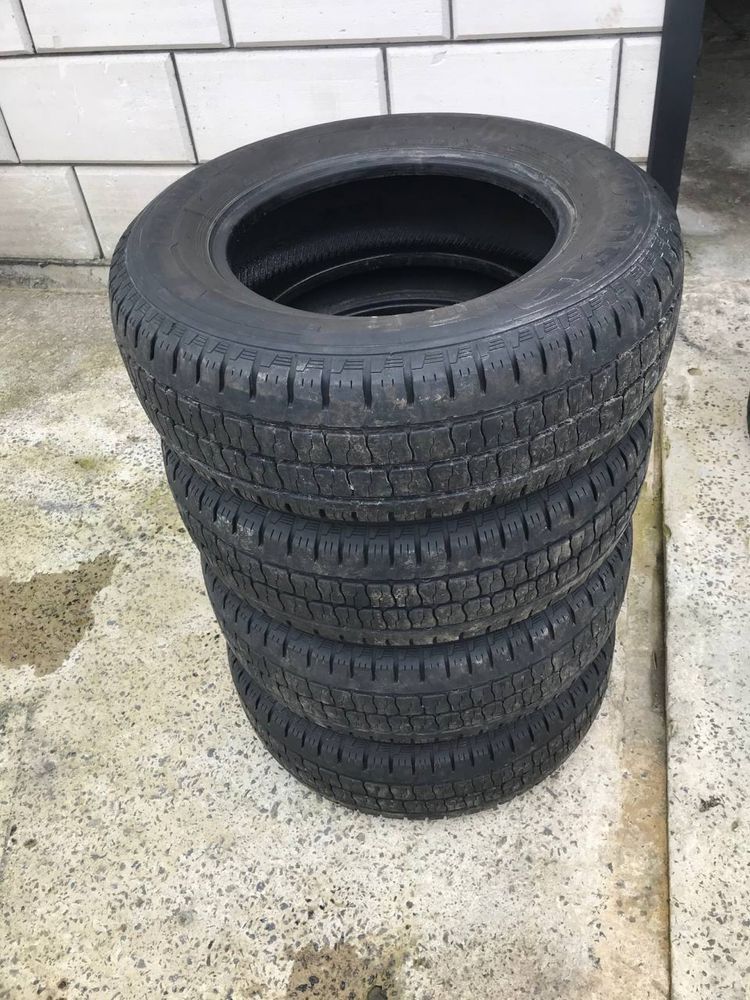 Резина  235/65 R16