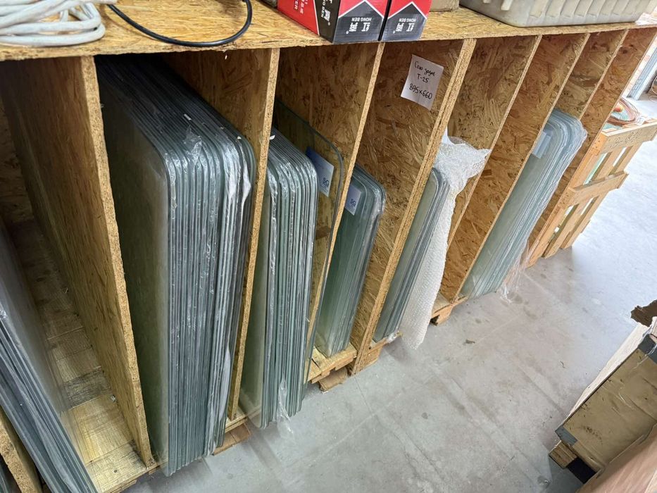 Запчастини Кабіни МтЗ  Ручка скло ШРОТ МТЗ Стьокла замок завіси рамка