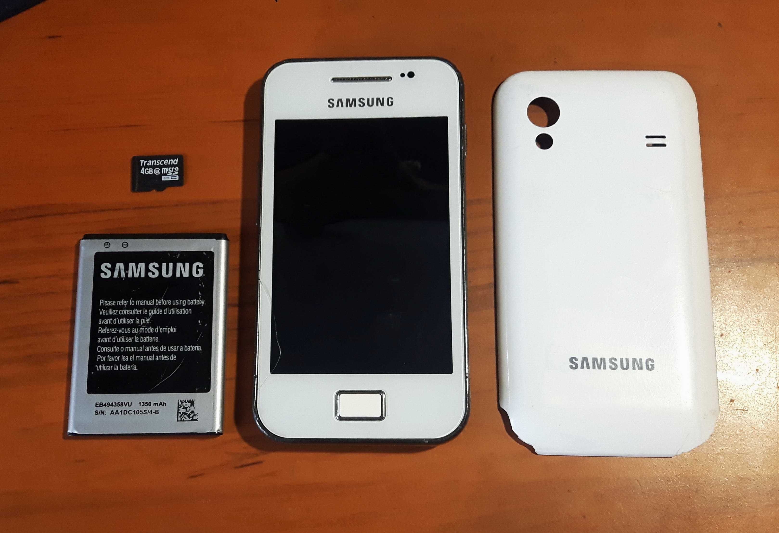 Смартфон Samsung Galaxy Ace S5830i + карта памяти MicroSD 4Гб