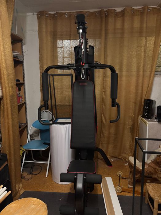 Máquina multifunções de Ginásio