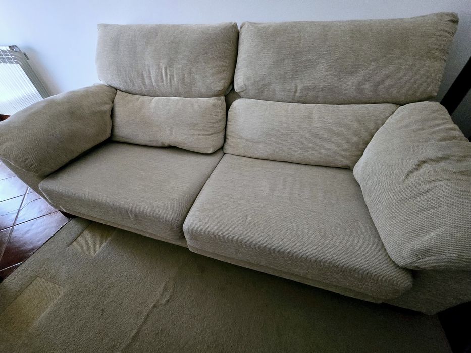 Sofás (3 e 2 pessoas) - Todos os bancos são deslizantes e as cabeceira