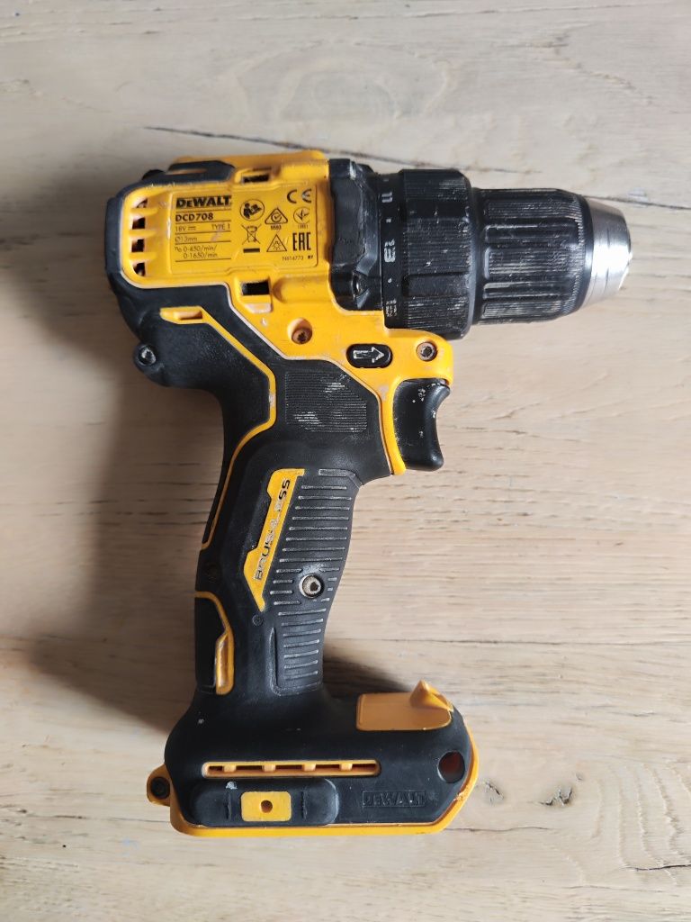 Wiertarko wkręta DeWalt dcd708