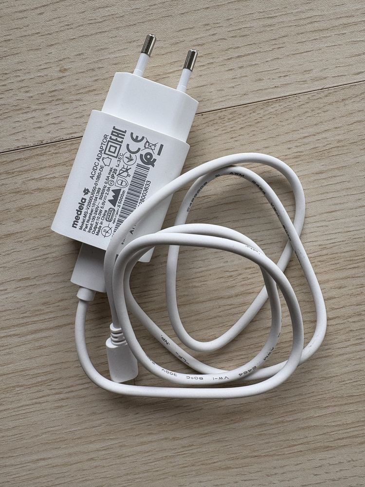 Laktator elektryczny Medela Solo [kompletny zestaw, bez małej butelki]