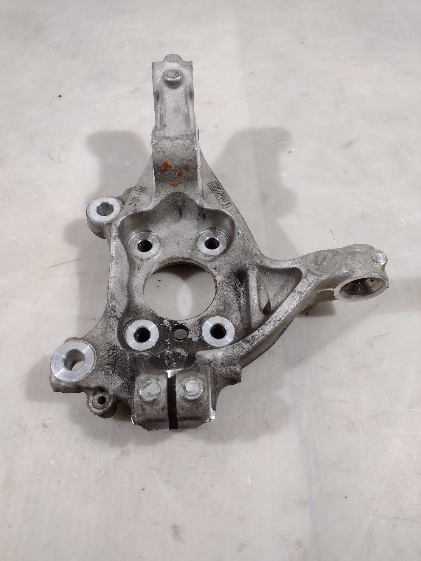 Ford Fusion mk5 13- 20 Цапфа передняя правая / Форд Фьюжн