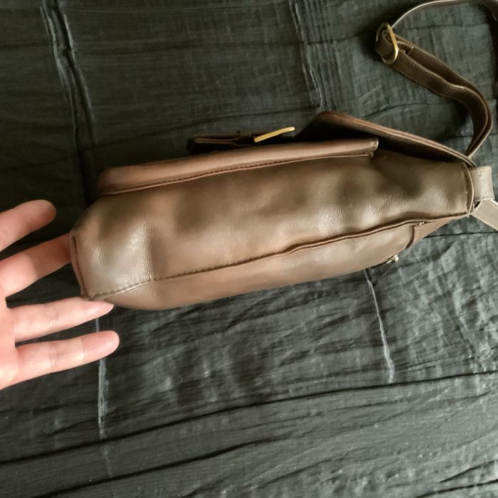 Шкіряна чоловіча сумка через плече. Виготовлена в Англіі