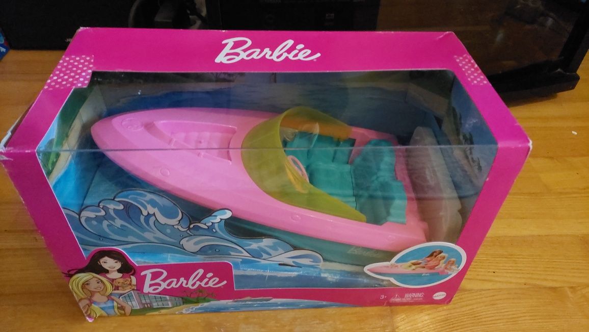Łódka Barbie typu motorówka