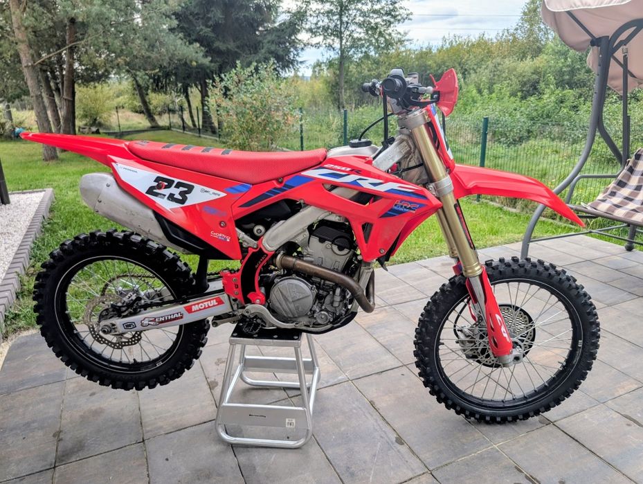 Honda CRF 250 rok 2023  One Gripper, FACTORY