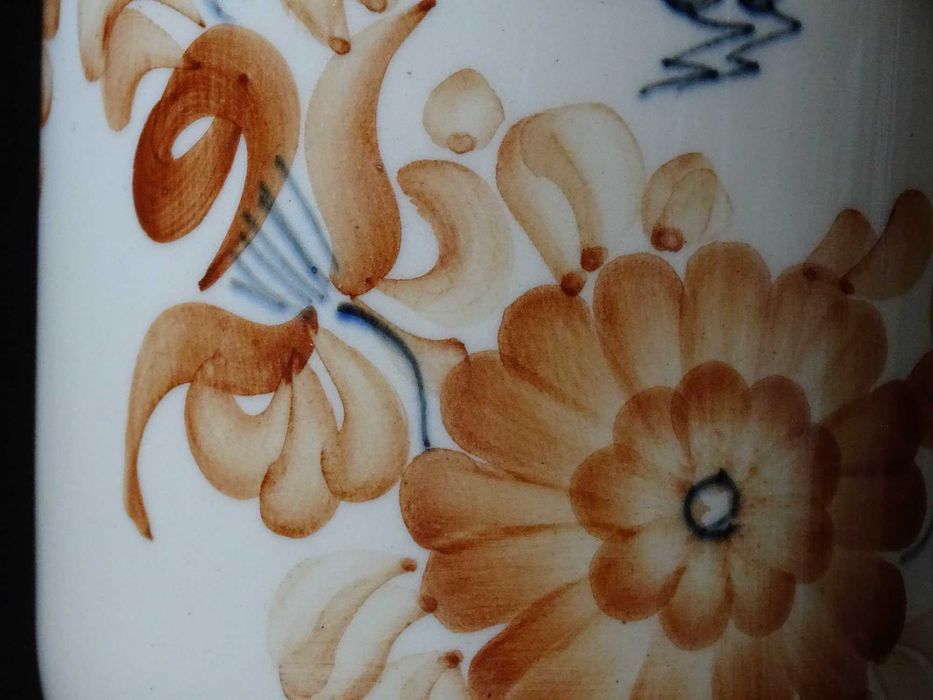 Włocławek: wazon ręcznie malowany sygnowany Chlebowska