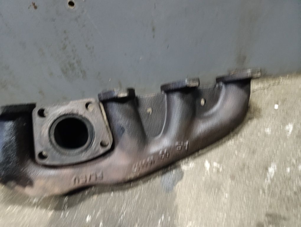 Kolektor wydechowy VW t5 2.5TDI AXE AXD