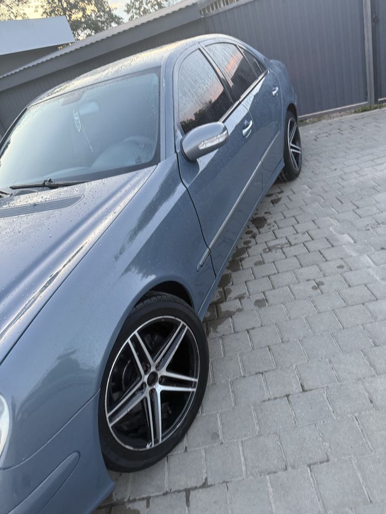 Продам w211 в доброму стані