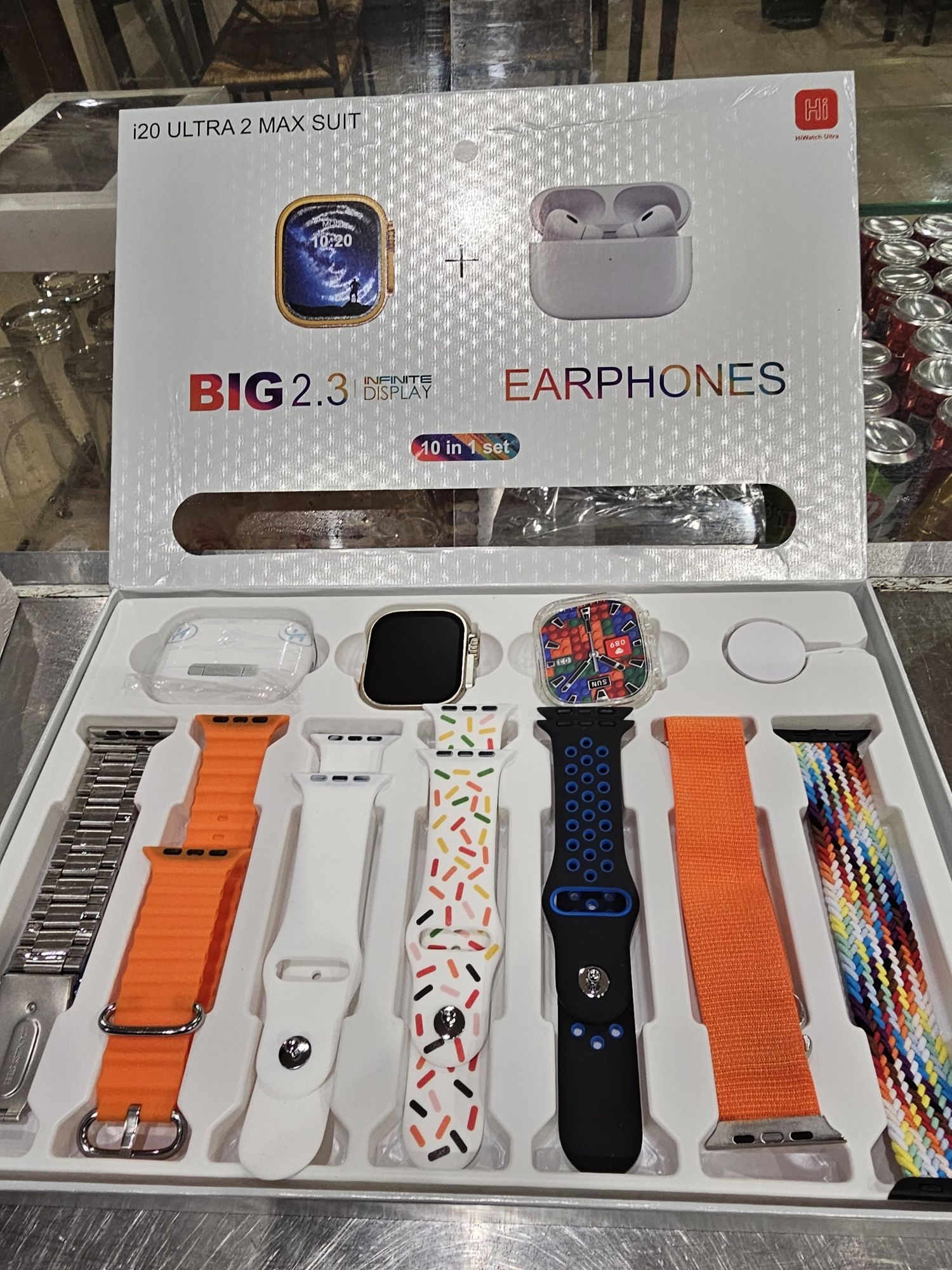 Smartwatch + 7braceletes + earphones