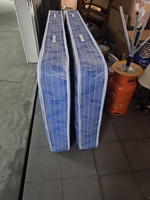 Colchao antigo mas com pouco uso - 90x175