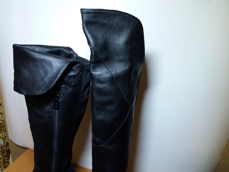 Сапоги 39 р. ботфорты женские зимние черные на змейке на шпильке с ост